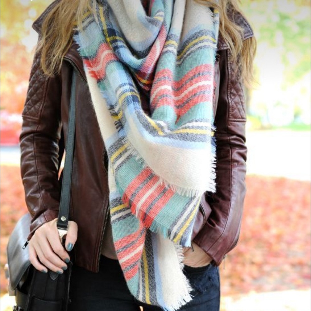 Aerie blanket and Scarf